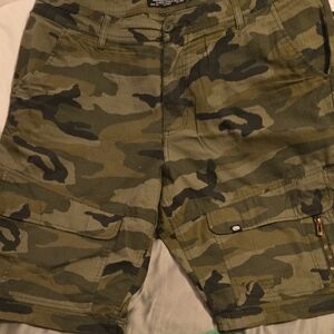 Ecko Unlimited Green Camouflage Cargo Shorts